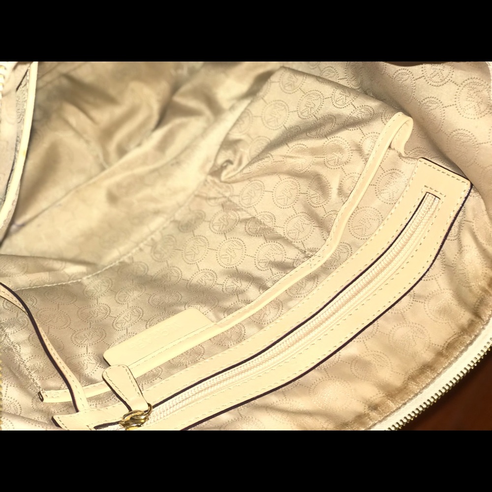 White Michael Kors tote - Picture 2 of 2